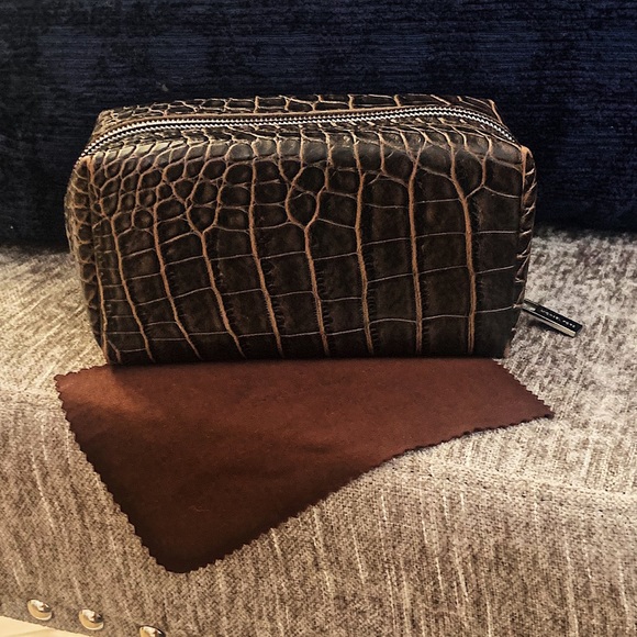 Michael Kors Handbags - Michael Kors Brown Snakeskin ZIP Up Cosmetic Bag